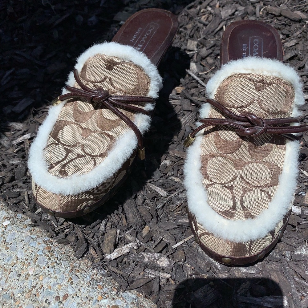 Authentic brown and tan coach clogs - Picture 2 of 8